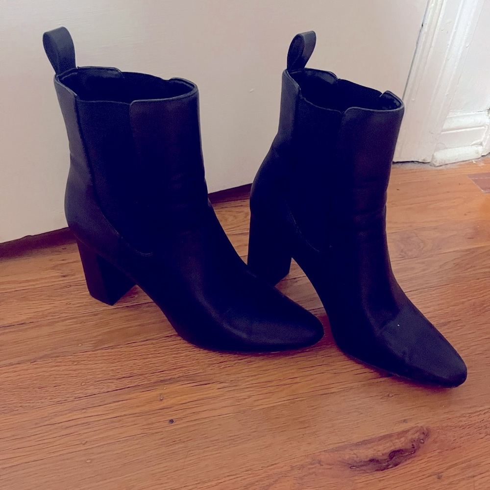 Black leather booties 9M